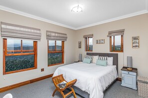 6 bedrooms, iron/ironing board, WiFi, bed sheets