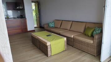 42 inci televisyen skrin rata dengan digital