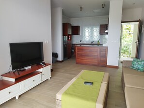 Téléviseur à écran plat de 42 po avec télévision numérique