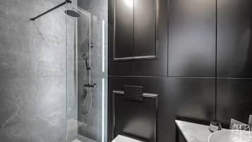 Studio Deluks | Kamar mandi | Handuk