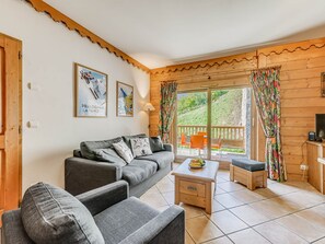 TV - Champagny-en-Vanoise, 2R, 46m², 4 Pers, Terrace, WIFI, Hotel Services Included (Champagny-en-Vanoise)