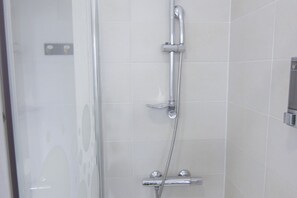 Douche, séchoir à cheveux