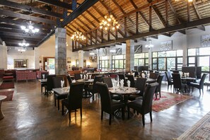Restaurant - Rosewood Country Lodge (Rustenburg)