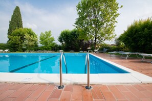 Piscina stagionale all'aperto