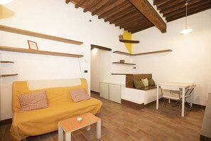TV - Central apartment in the Tartuca Contrada (Siena)