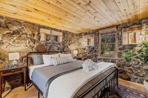 4 chambres, fer et planche à repasser, lit parapluie, Wi-Fi