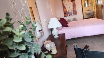 1 bedroom, travel crib, WiFi, bed sheets
