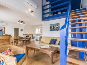 Télévision, cheminée