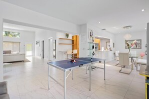 Game room - Uhost AI | 5BR Miami Oasis | Pool & Hot Tub (Miami)
