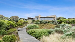 Property grounds - Idle Rocks - Private Beach Breakaway with panoramic views. (Port Fairy)