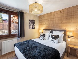 4 bedrooms, free WiFi, bed sheets, wheelchair access - Semi-detached chalet in Courchevel 1650, 4 en-suite bedrooms, pet friendly (Courchevel 1650)
