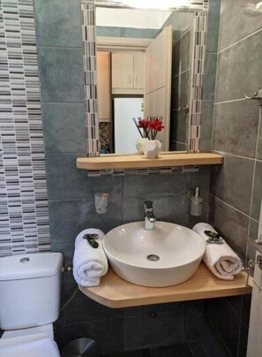 Doccia, asciugacapelli, asciugamani