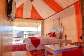 Premium bedding, down duvets, Select Comfort beds, laptop workspace - Pearl Camp Agafay (Marrakech)