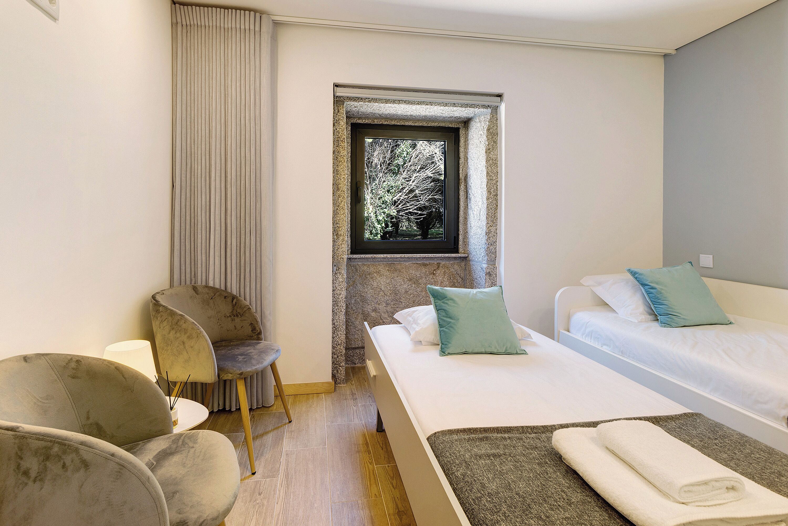 2 chambres, fer et planche à repasser, Wi-Fi gratuit, draps fournis