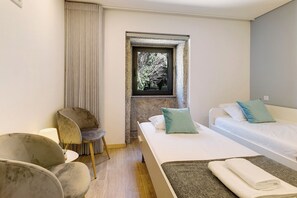 2 chambres, fer et planche à repasser, Wi-Fi gratuit, draps fournis