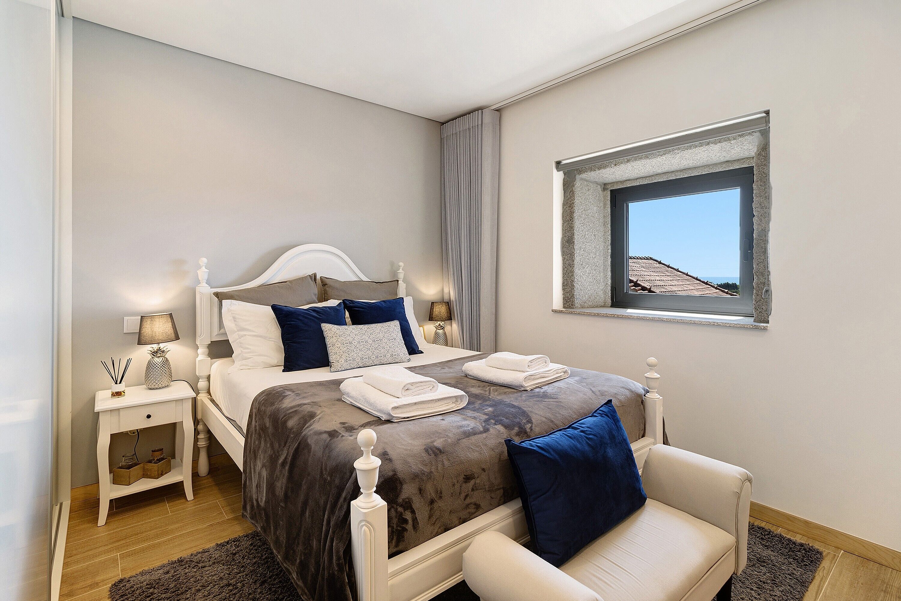 2 chambres, fer et planche à repasser, Wi-Fi gratuit, draps fournis