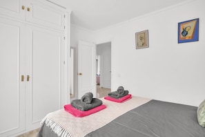 5 camere, Wi-Fi gratuito, lenzuola
