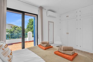 5 bedrooms, free WiFi, bed sheets - Villa Elena (Marbella)