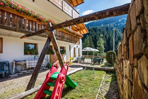 Children’s area - Holiday Apartment "Bachwiesl Hof Apt Gonn" with Mountain View, Balcony & Wi-Fi (Proves)