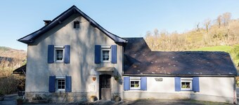 Holiday Home 'La Pondique' with Mountain View, Private Terrace and Wi-Fi