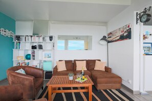 Tv, dvd-afspiller, stereoanlæg