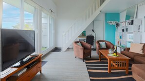 TV, DVD-spiller og stereoanlegg