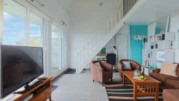 Télévision, lecteur de DVD, chaßne hi-fi