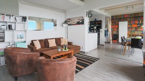 TV, DVD-spiller og stereoanlegg