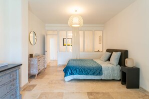 2 chambres, fer et planche Ă repasser, Wi-Fi gratuit, draps fournis