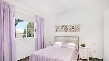 3 bedrooms, iron/ironing board, free WiFi, bed sheets