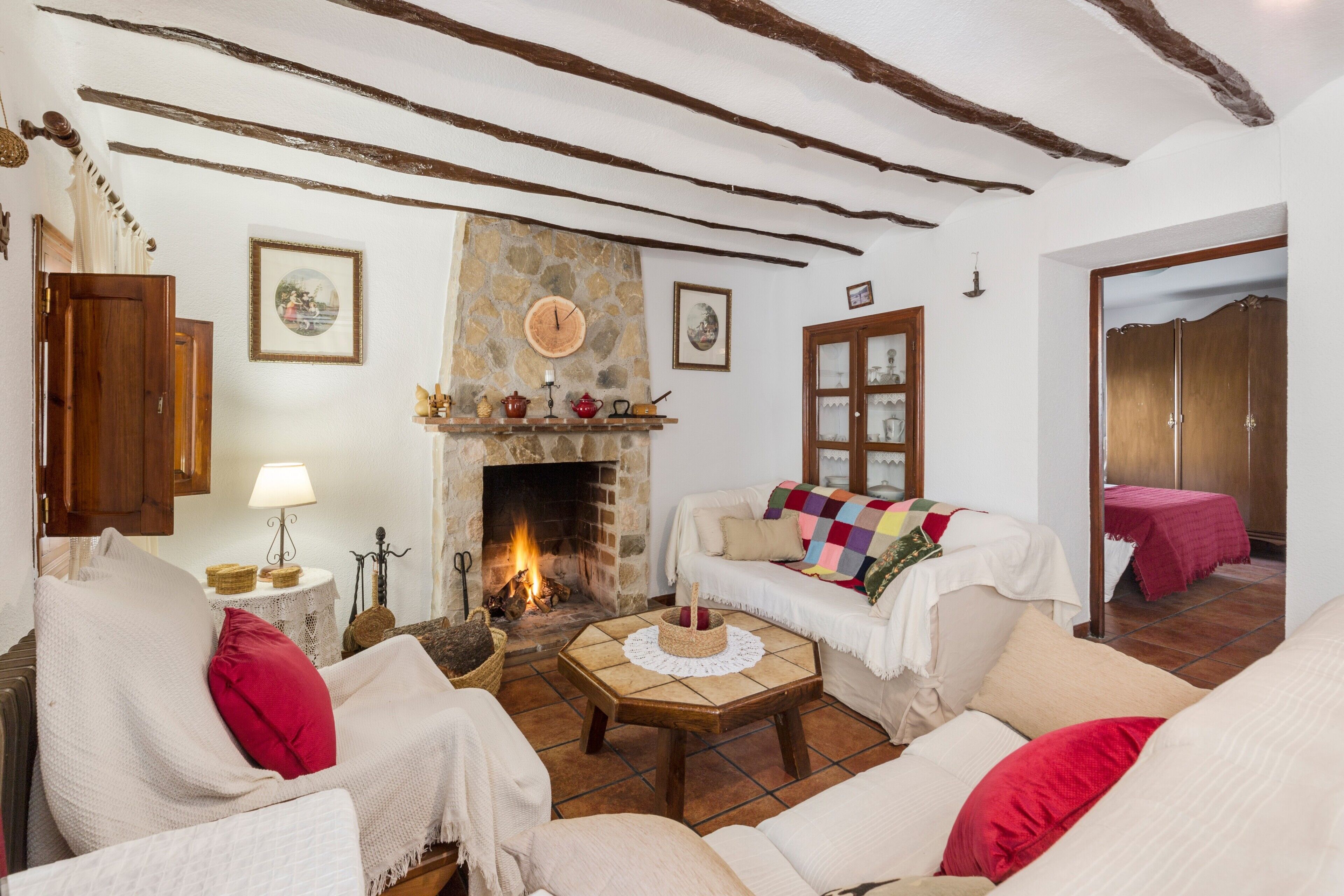 TV, fireplace, stereo