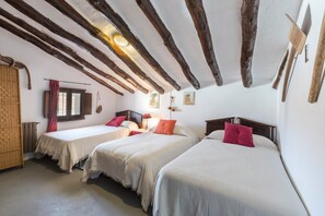 3 bedrooms, iron/ironing board, free WiFi, bed sheets