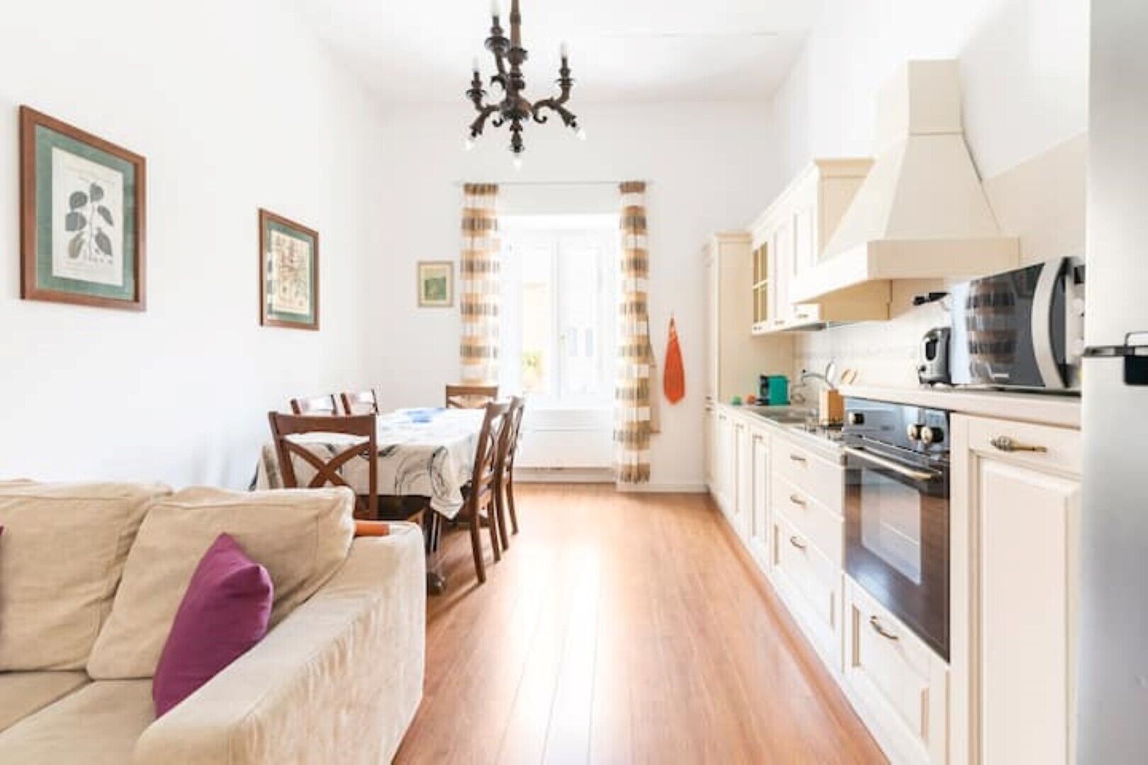 ثلاجة، ميكروويف، فرن، موقد طهي مسطح