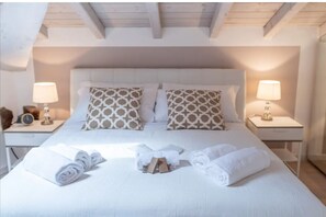 2 bedrooms, WiFi, bed sheets - Arena Balcony, Piazza Bra, Arena View (Verona)