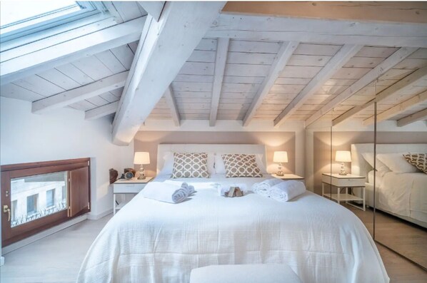 2 bedrooms, WiFi, bed sheets - Arena Balcony, Piazza Bra, Arena View (Verona)