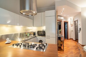 Microwave, oven, stovetop, coffee/tea maker - Charm in City Center (Verona)
