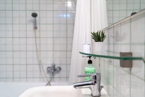 Doccia, bidet, asciugamani