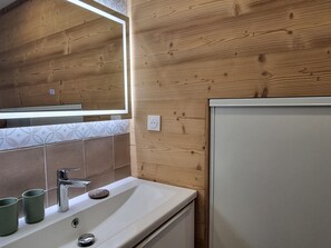 Bathroom - Comfortable studio cabin - Direct piste access, pets welcome (Plagne Aime 2000)