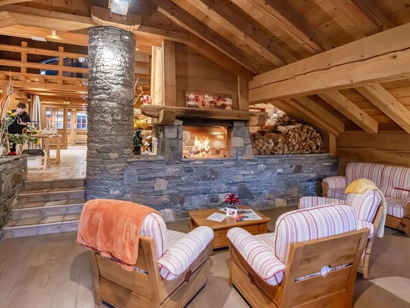 Interior - Champagny Premium: 8 pers, Pool, 4 rooms, Terrace (Champagny-en-Vanoise)