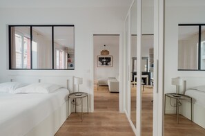 1 bedroom, WiFi, bed sheets - White Beauty, by Veeve (Paris)
