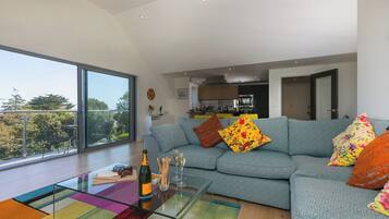 Cottage | Living area