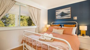 2 bedrooms, desk, iron/ironing board, travel crib - Reflections - Pet Friendly Waterfront (Basin View)