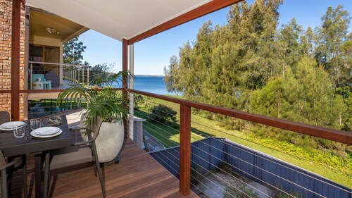 Reflections - Pet Friendly Waterfront