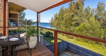 Reflections - Pet Friendly Waterfront