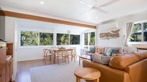 Smart TV, books, stereo