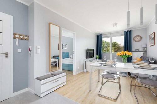 Modernes Apartment | Balkon und Privatparkplatz