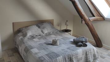 2 bedrooms, WiFi, bed sheets