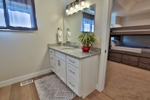 4 Schlafzimmer, WLAN, Bettwäsche