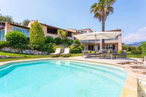 A heated pool - VILLA SOLEILLA  VI4367 By Riviera Holiday Homes (Nice)