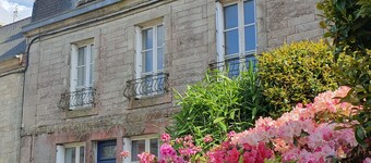 Maison Pour 6 Personnes au Centre de Guerlesquin Finistere